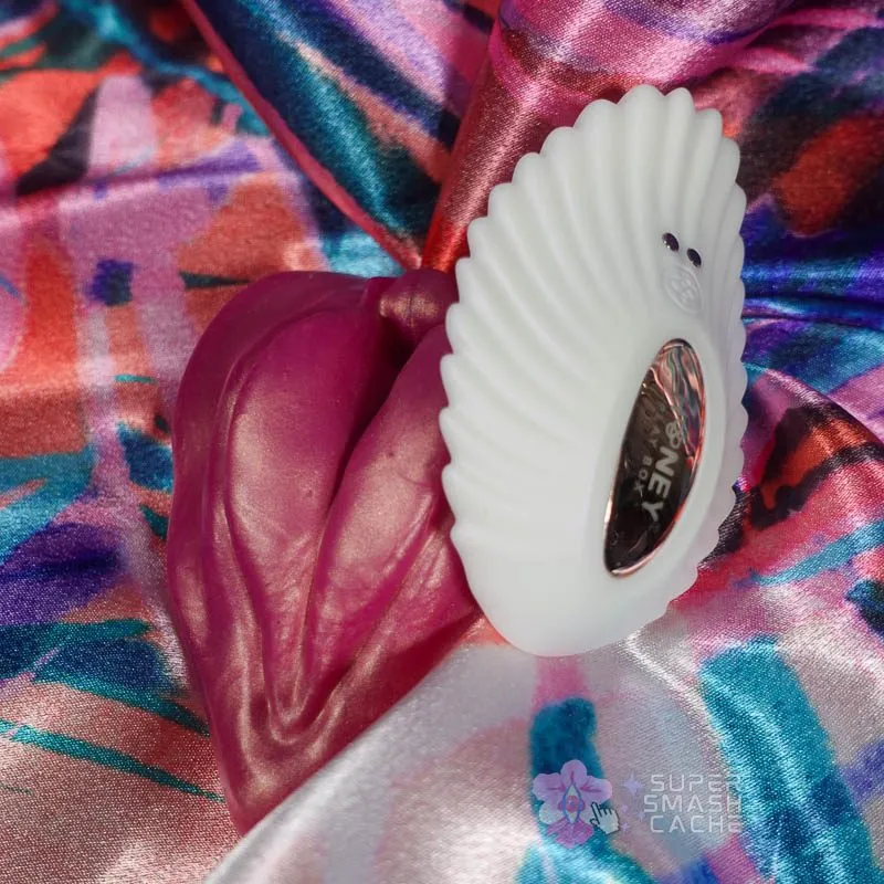 HOW FREAKING CUTE is this Pearl 2 seashell panty vibe by Honey Play Box?